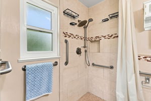 028_F8_4173 Colgate Way