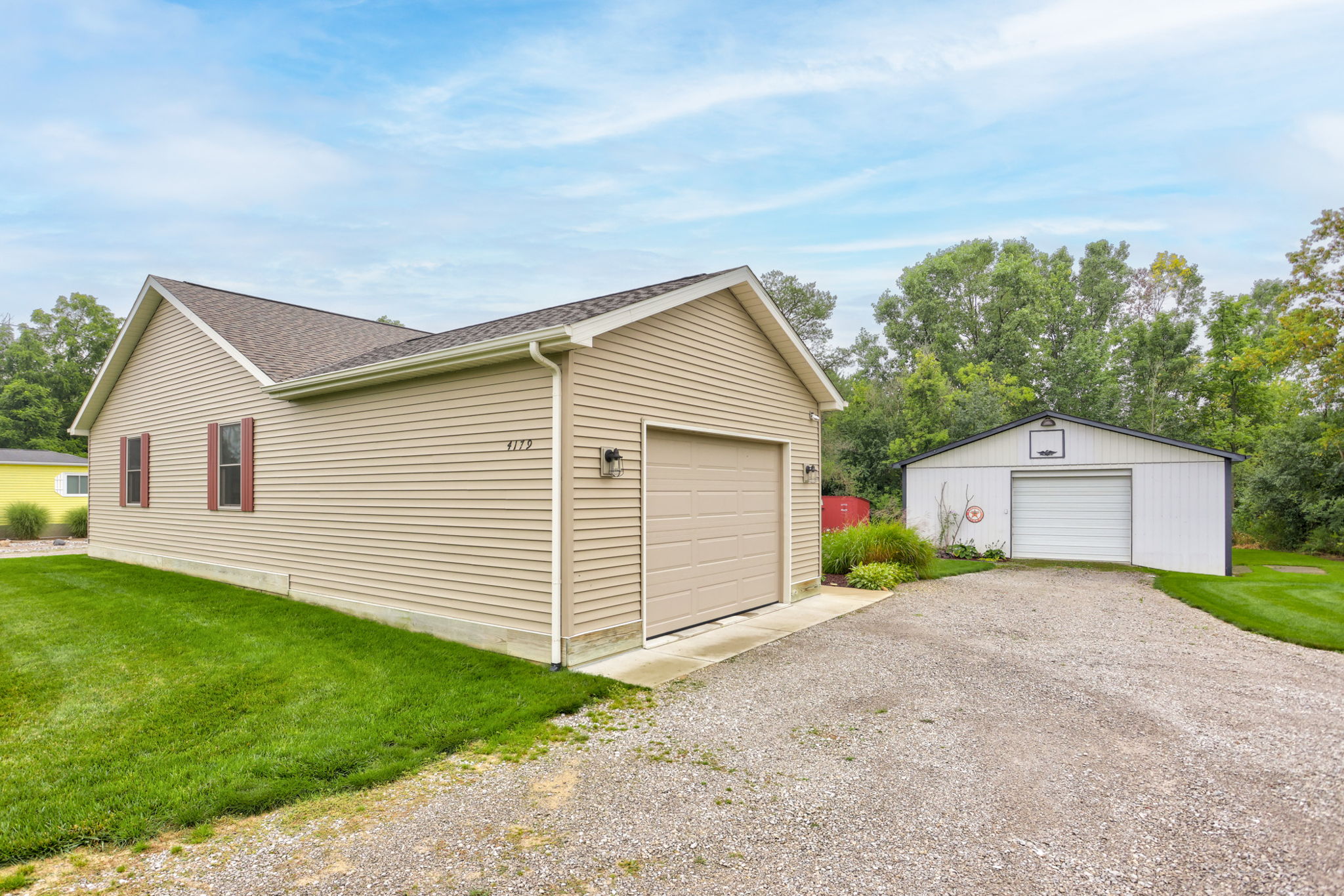 4179 Coldwater Rd, Flint, MI 48504 Grand Space Media