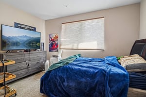 17th St 13A-S1408-031.jpg