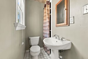  Photo 40
