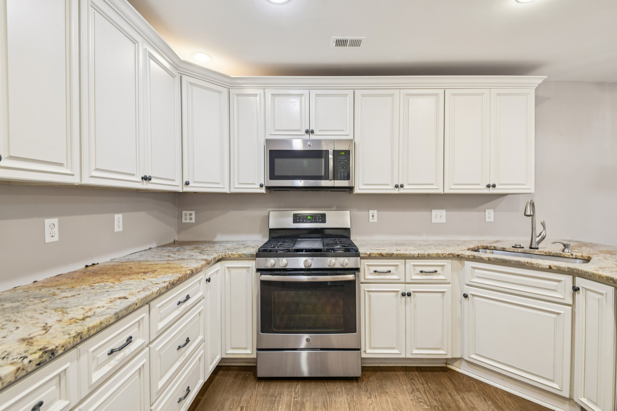 Carmain Ln-S1003-018.jpg