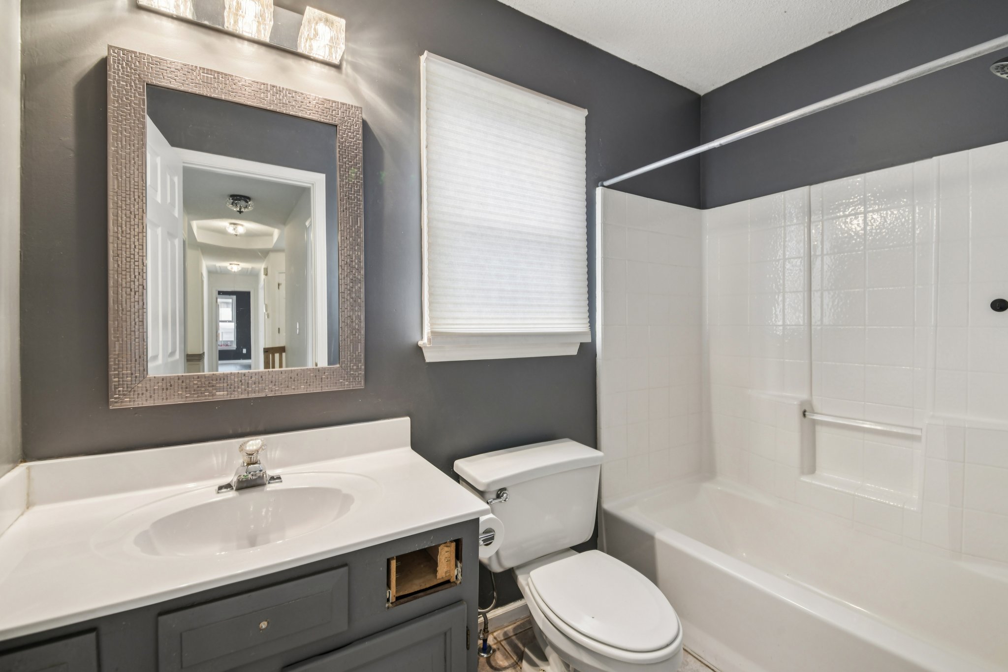 Carmain Ln-S1003-021.jpg