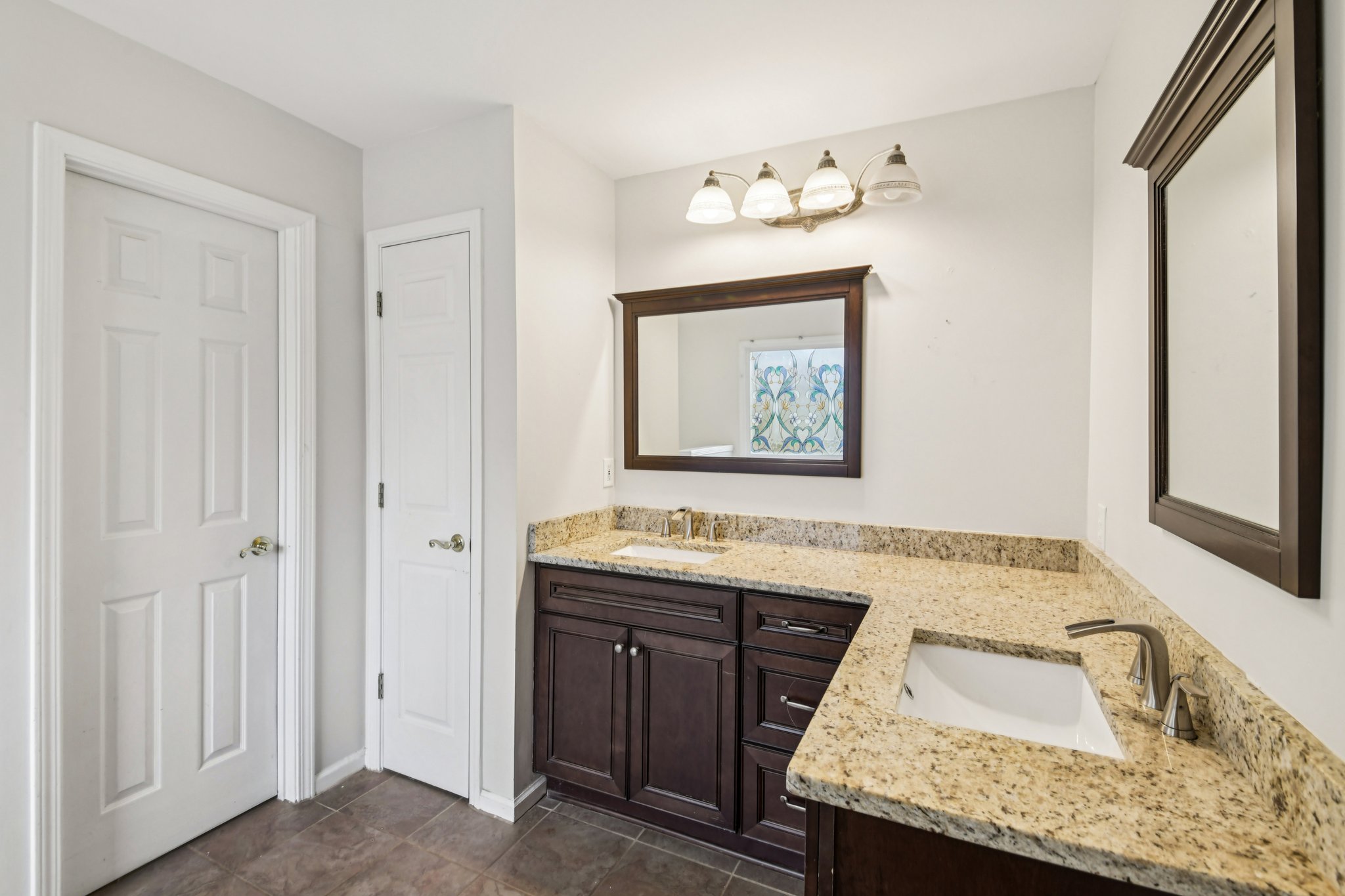 Carmain Ln-S1003-029.jpg