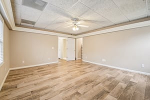 Carmain Ln-S1003-038.jpg