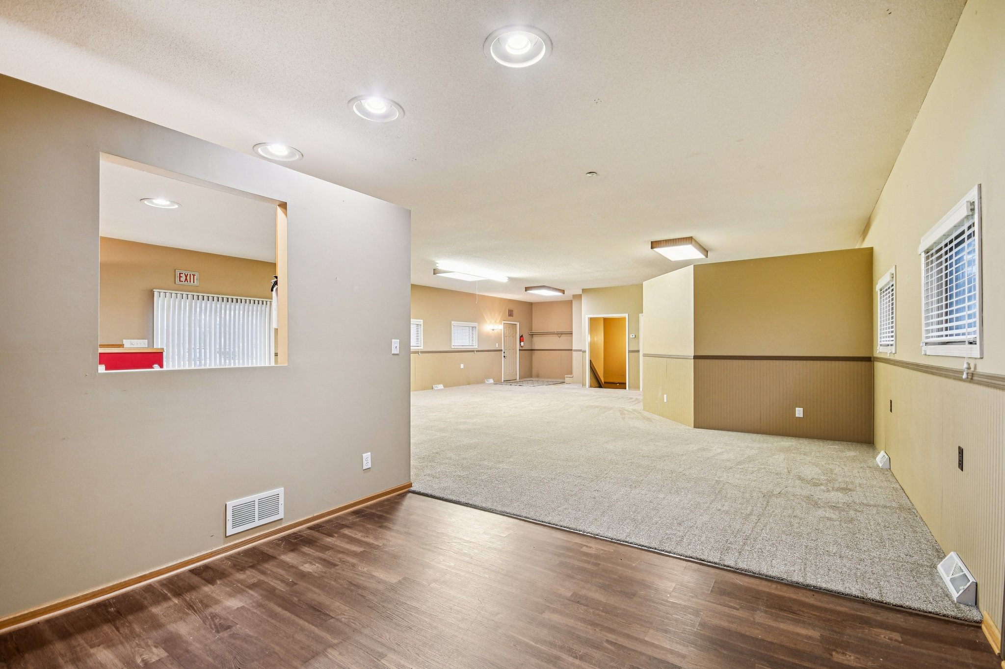 E 5th St-S2111-014.jpg