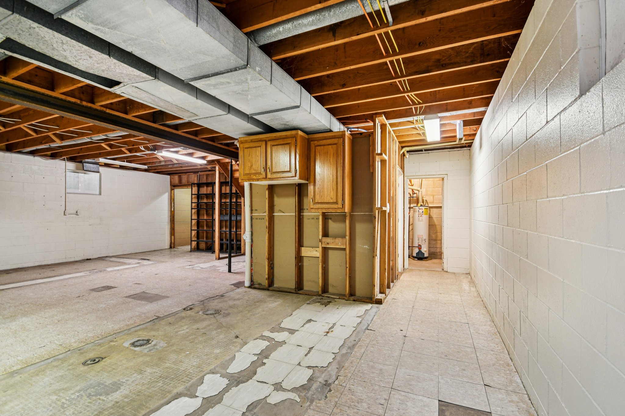 E 5th St-S2111-034.jpg