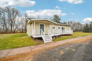 E 5th St-S2111-003.jpg