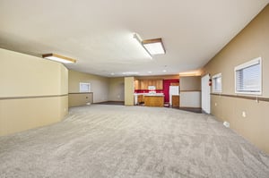 E 5th St-S2111-010.jpg