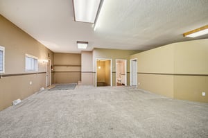 E 5th St-S2111-011.jpg