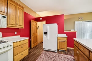 E 5th St-S2111-018.jpg