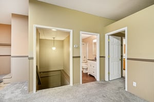 E 5th St-S2111-022.jpg