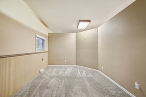 E 5th St-S2111-025.jpg