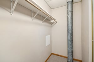 E 5th St-S2111-029.jpg