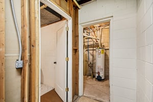 E 5th St-S2111-035.jpg