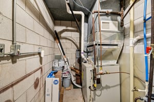 E 5th St-S2111-036.jpg