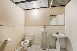 E 5th St-S2111-038.jpg