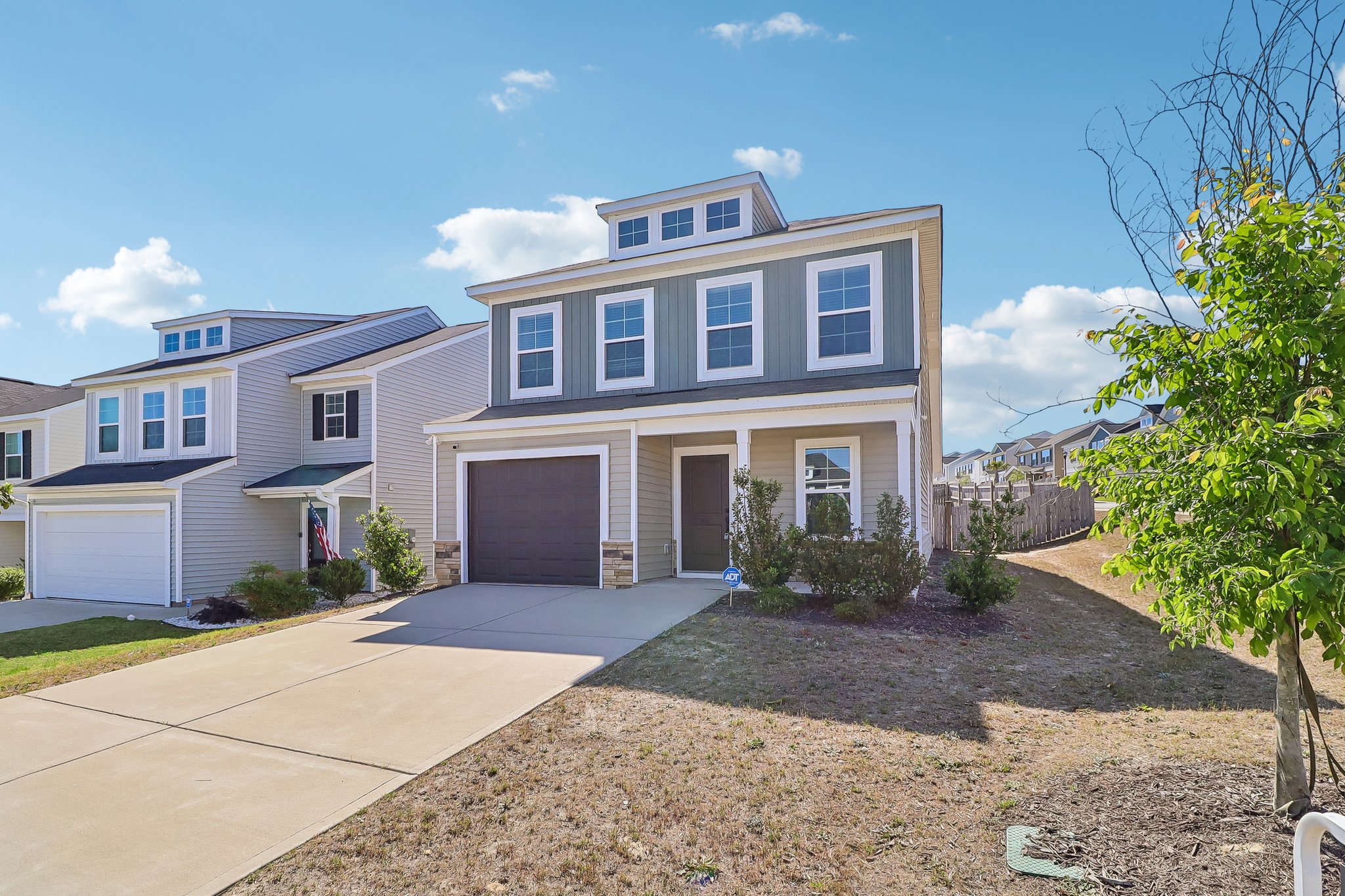 Eclipse Ln-S2104-003.jpg