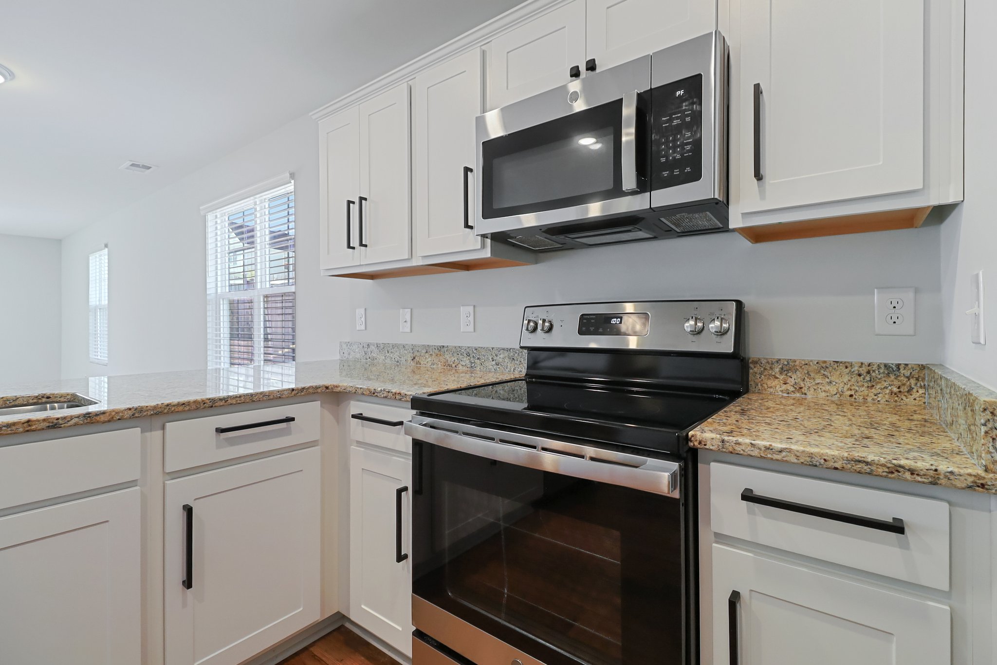 Eclipse Ln-S2104-012.jpg