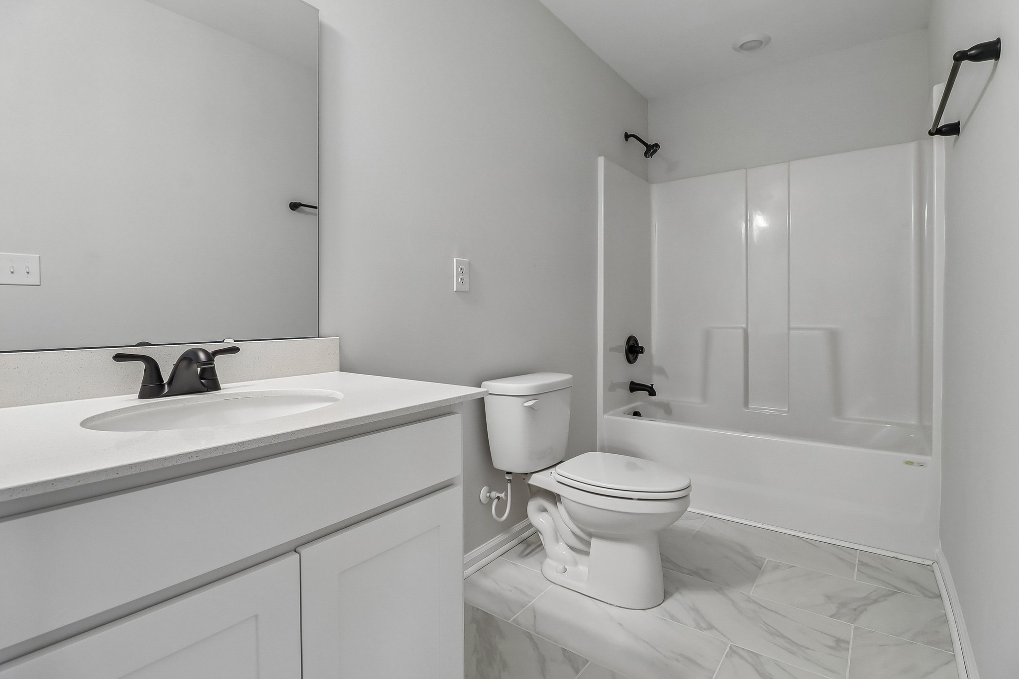 Eclipse Ln-S2104-029.jpg