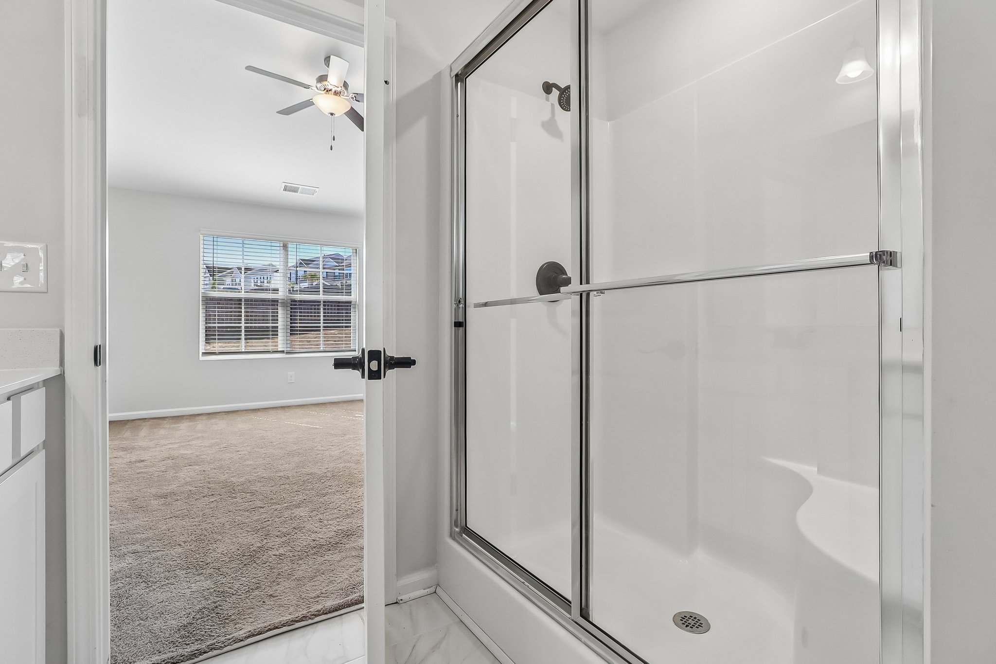 Eclipse Ln-S2104-031.jpg