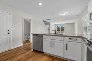 Eclipse Ln-S2104-013.jpg