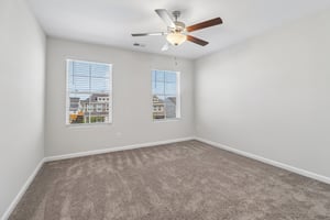 Eclipse Ln-S2104-023.jpg