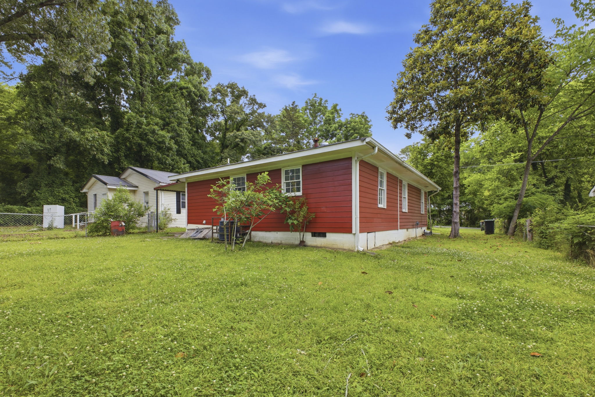  Photo 136