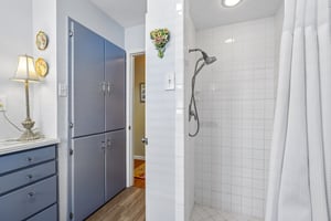 Northridge Dr-S1505-060.jpg
