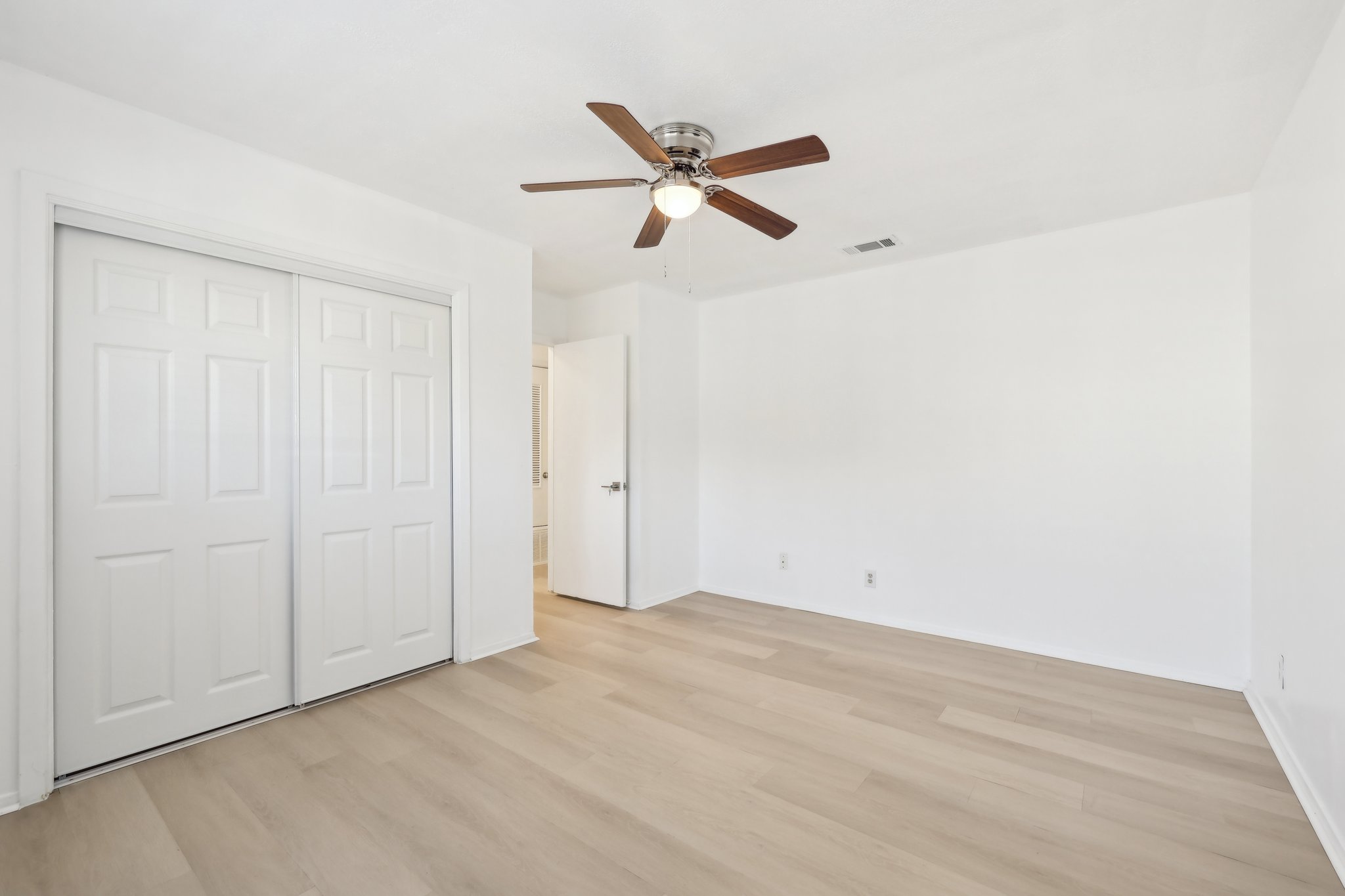 418 Sarah St Unit A-020.jpg