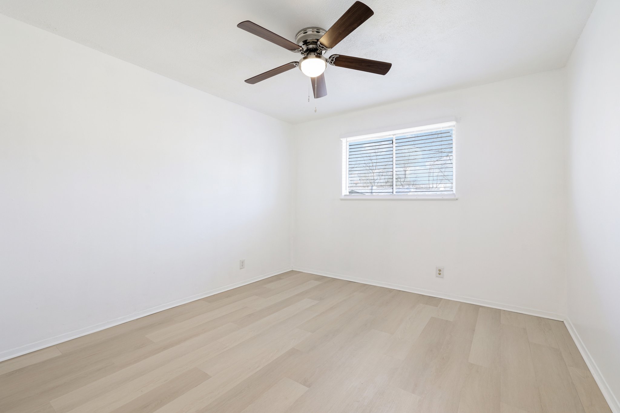 418 Sarah St Unit A-022.jpg