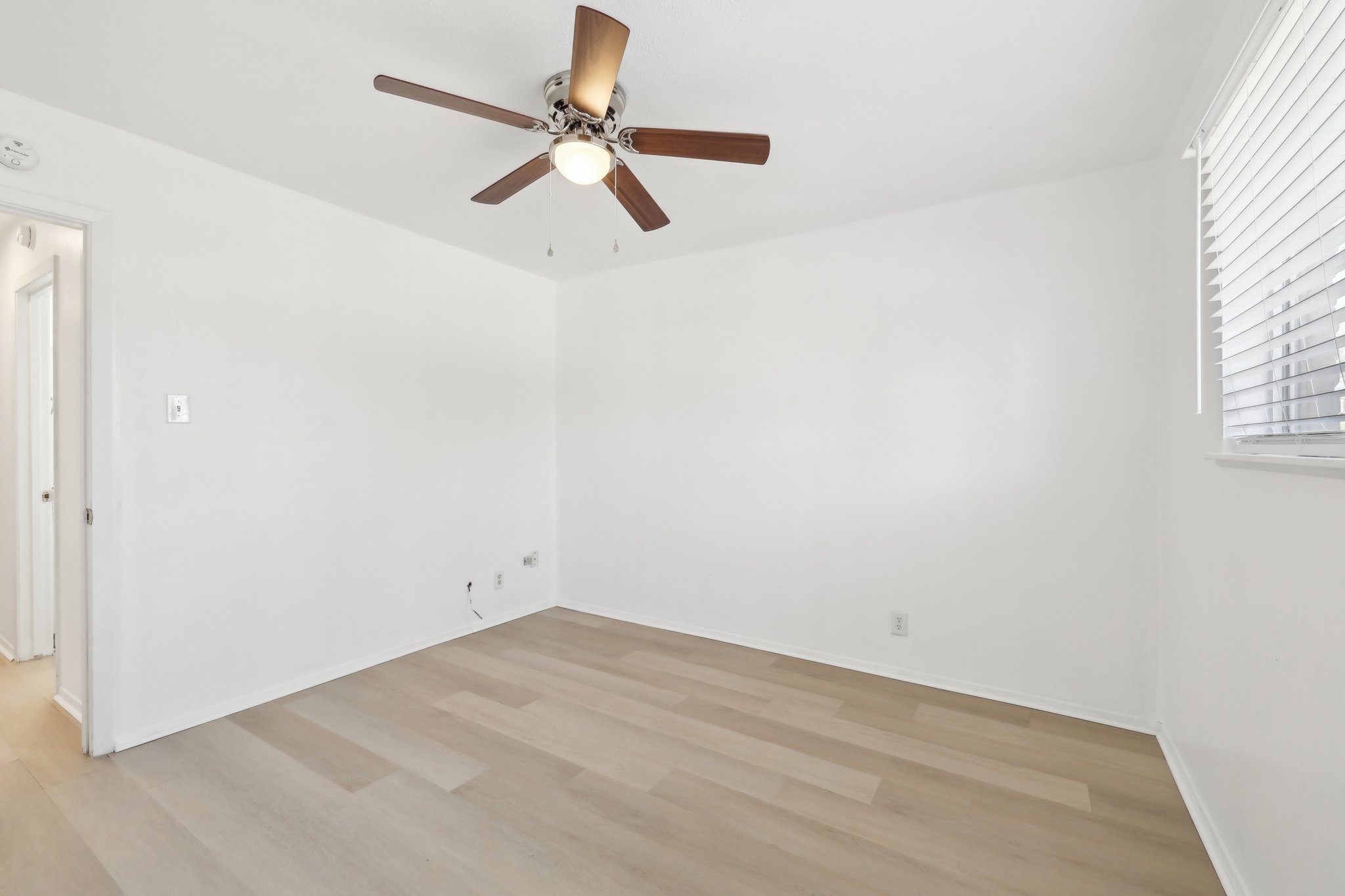 418 Sarah St Unit A-023.jpg