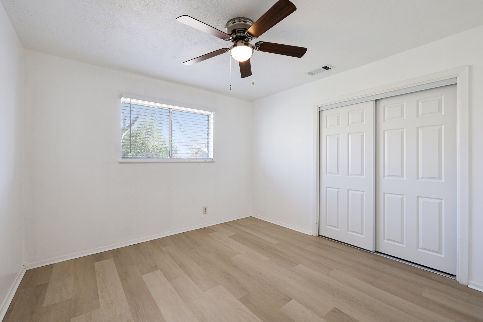 418 Sarah St Unit A-024.jpg