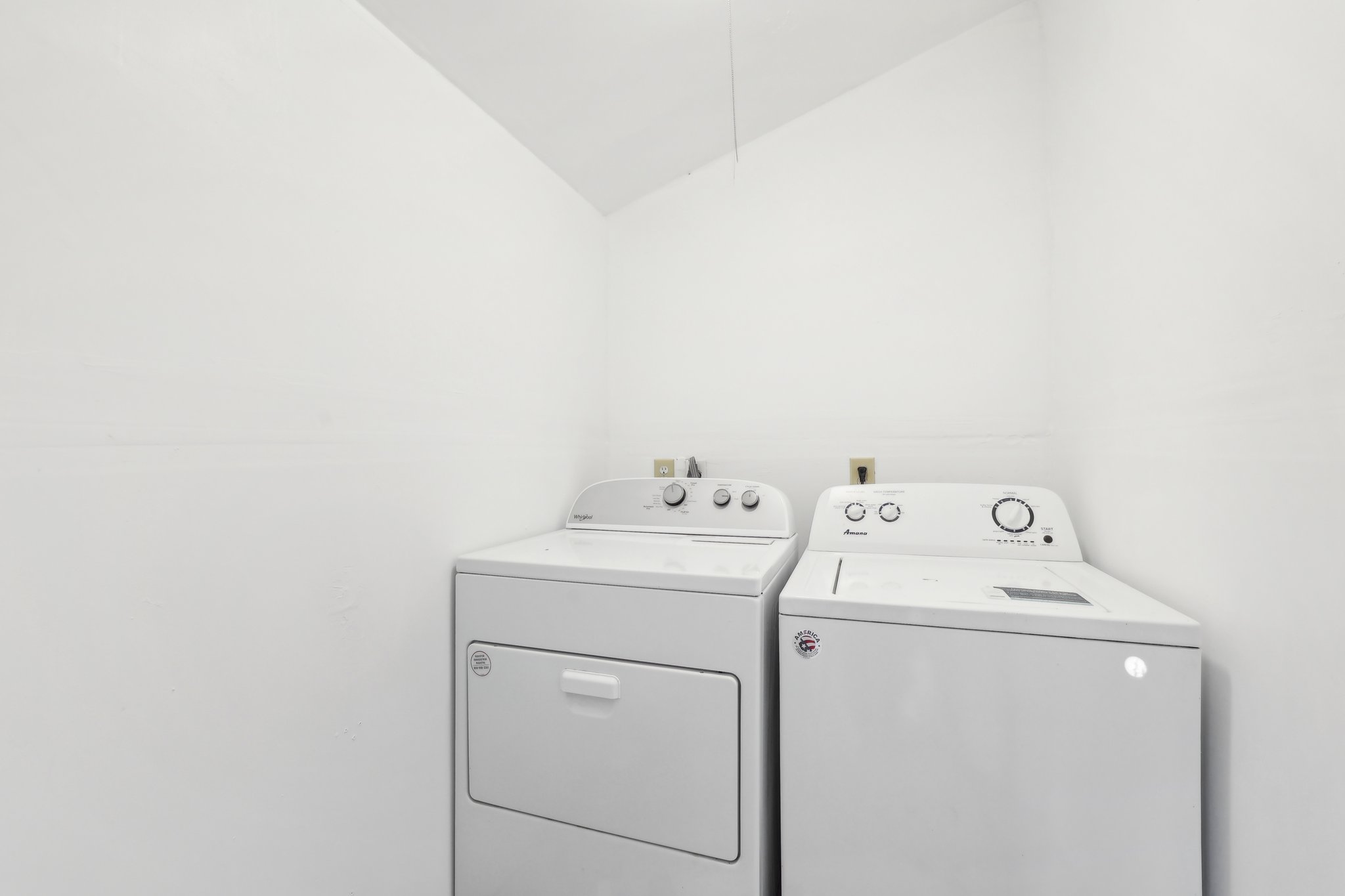 418 Sarah St Unit A-025.jpg