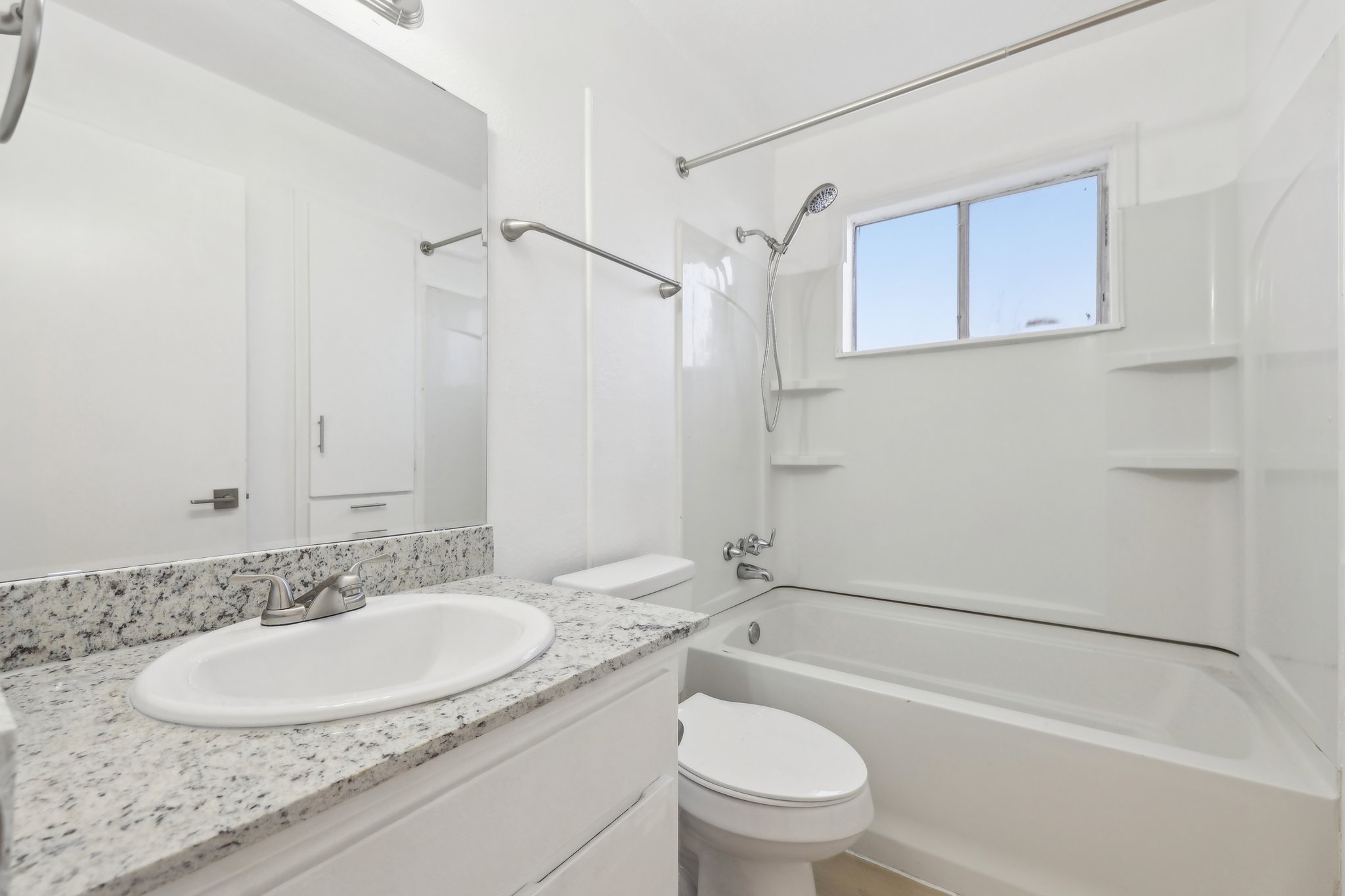 418 Sarah St Unit A-026.jpg