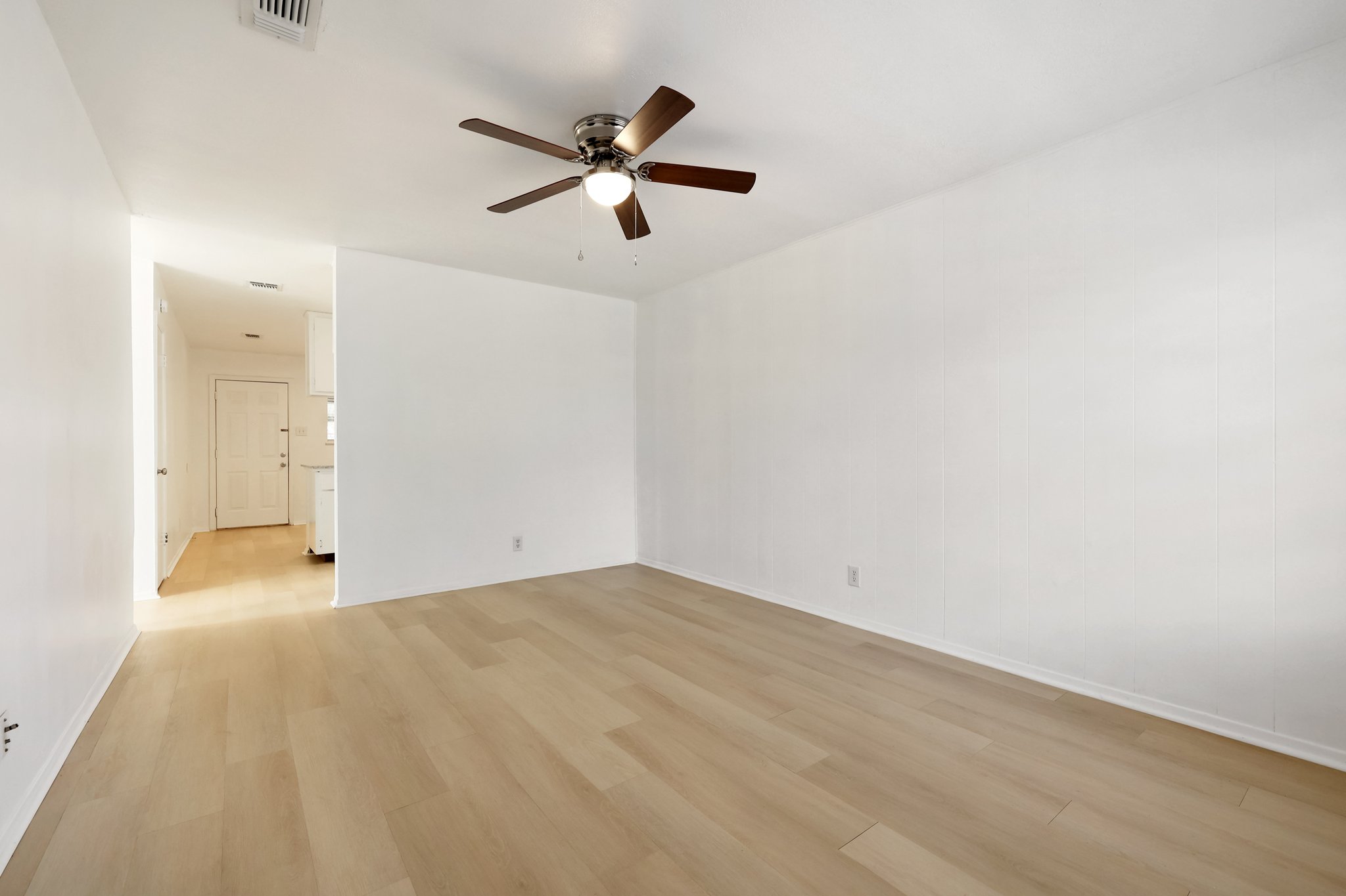 418 Sarah St Unit B-004.jpg