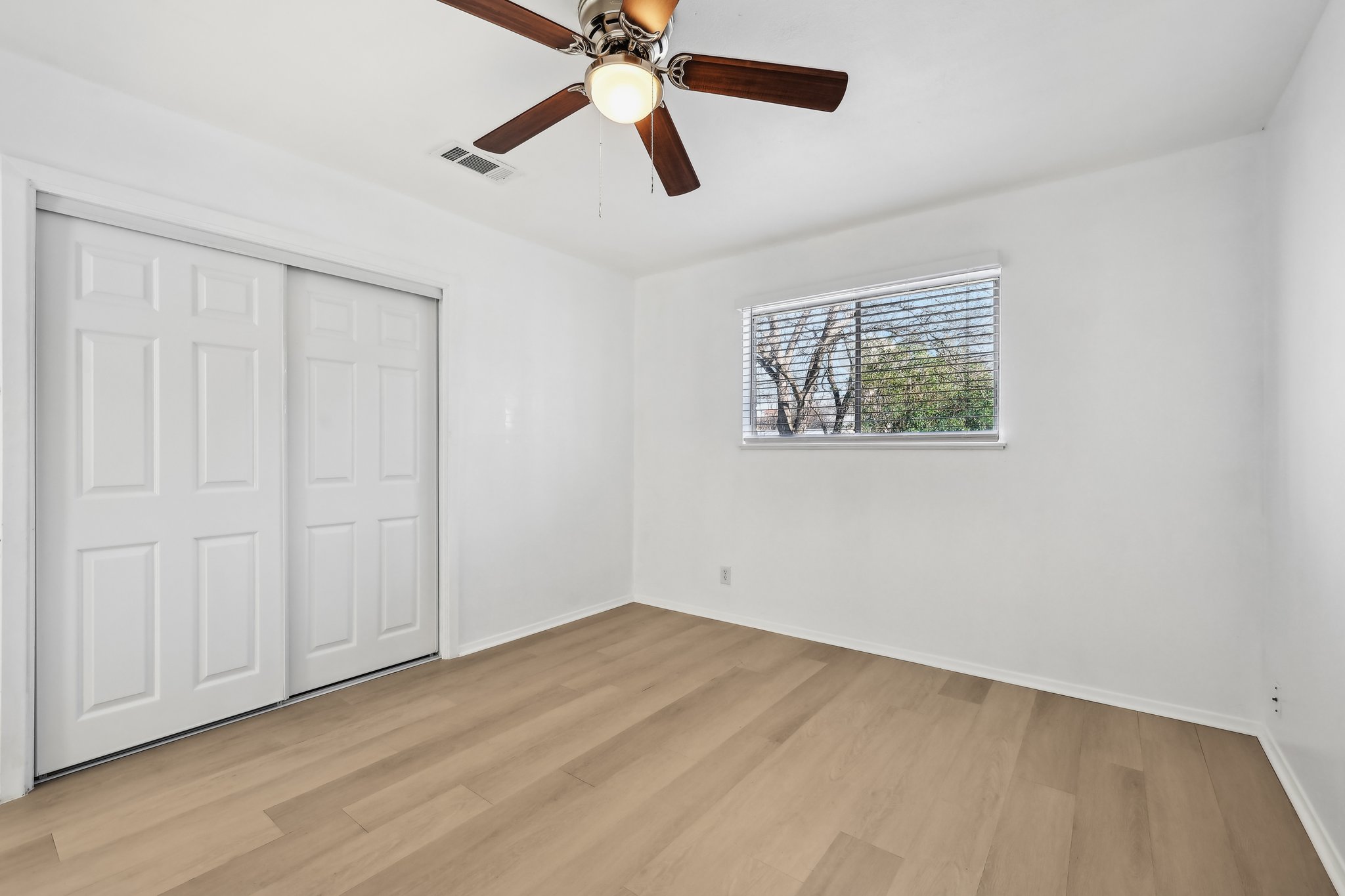 418 Sarah St Unit B-017.jpg