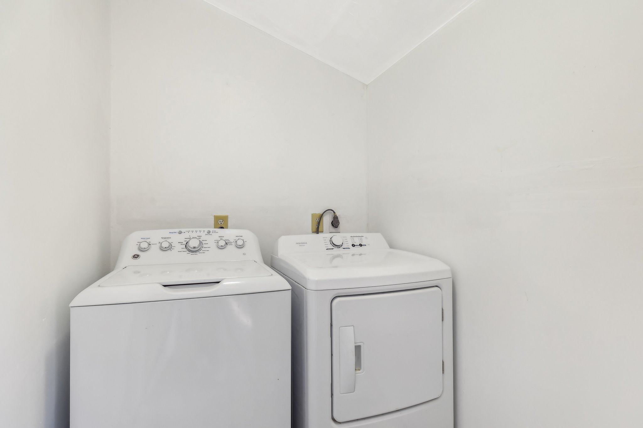 418 Sarah St Unit B-021.jpg