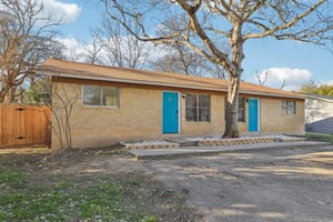 418 Sarah St Unit A-002.jpg