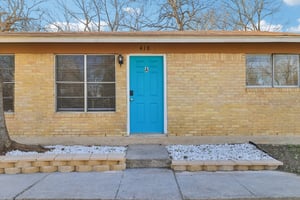 418 Sarah St Unit A-004.jpg