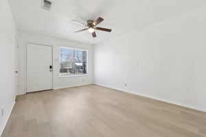 418 Sarah St Unit A-006.jpg