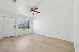 418 Sarah St Unit A-007.jpg