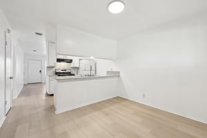 418 Sarah St Unit A-010.jpg