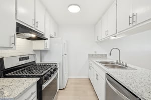 418 Sarah St Unit A-012.jpg