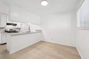 418 Sarah St Unit A-016.jpg