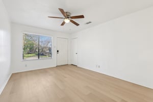 418 Sarah St Unit B-003.jpg