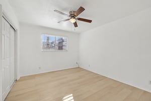 418 Sarah St Unit B-016.jpg