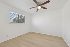418 Sarah St Unit B-018.jpg