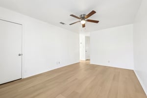 418 Sarah St Unit B-020.jpg