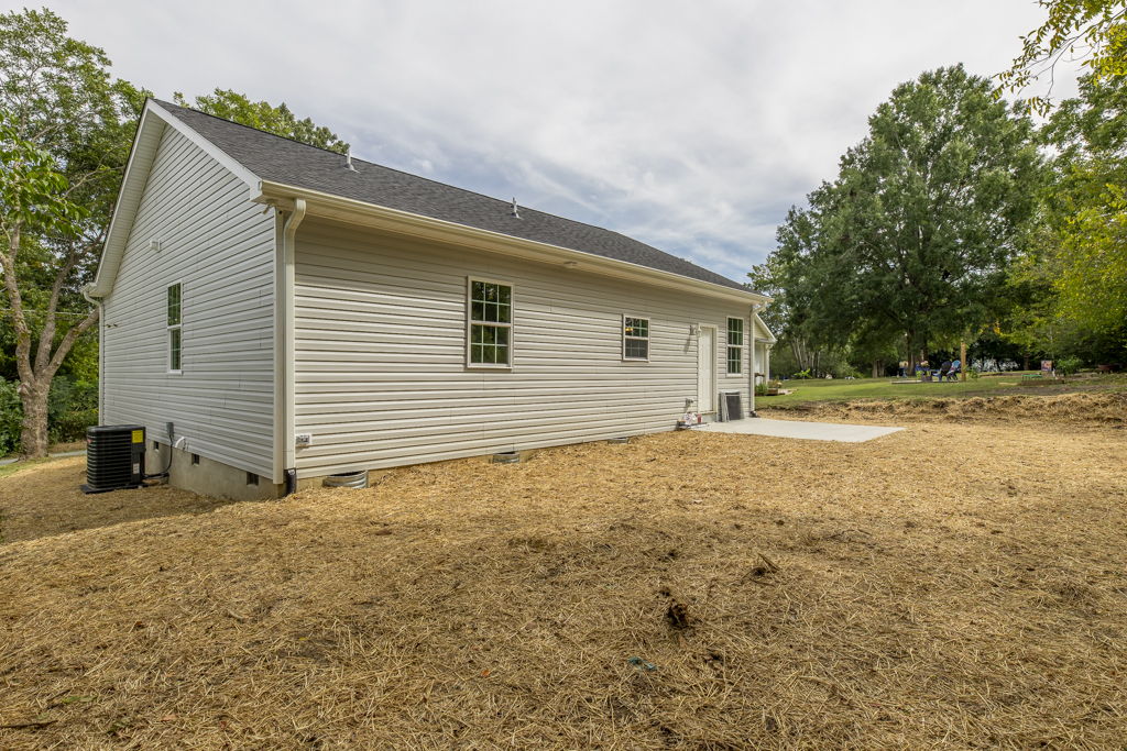 418 Smith St, Burlington, NC 27217, USA Photo 28