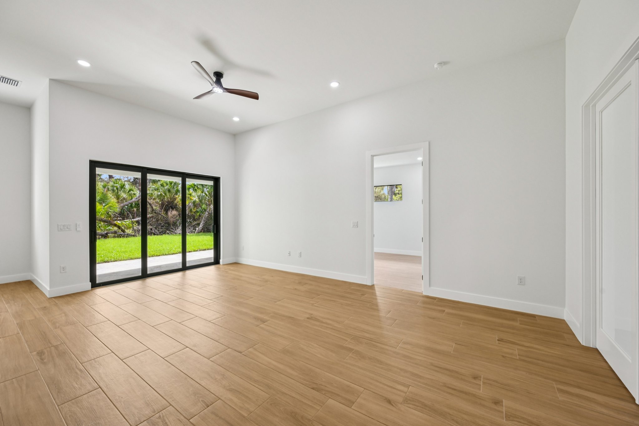 Troutdale St-S1403-007.jpg